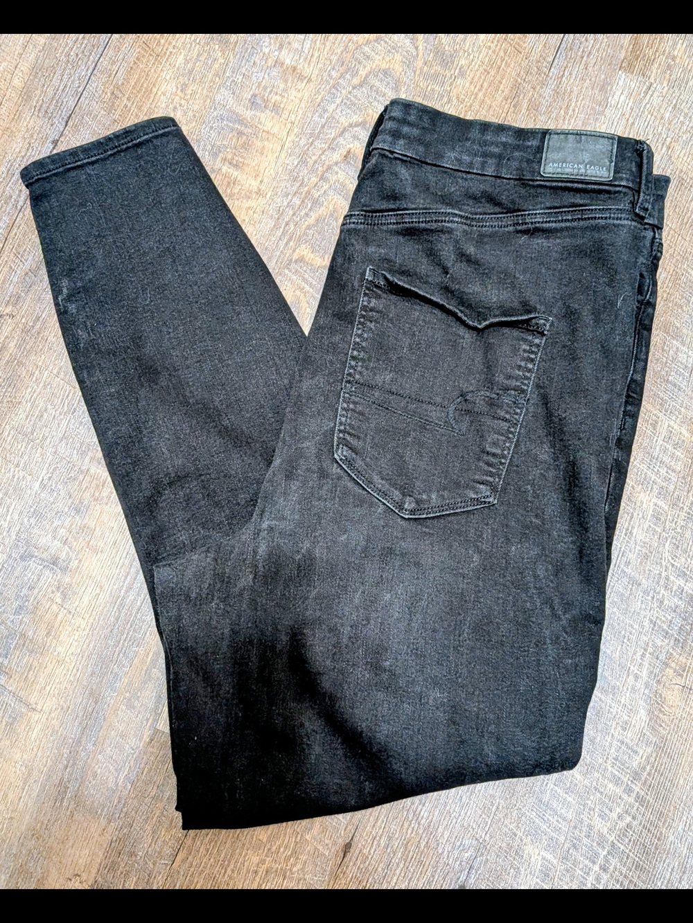 18S American Eagle Distressed Black Cuvuy HR Jegging